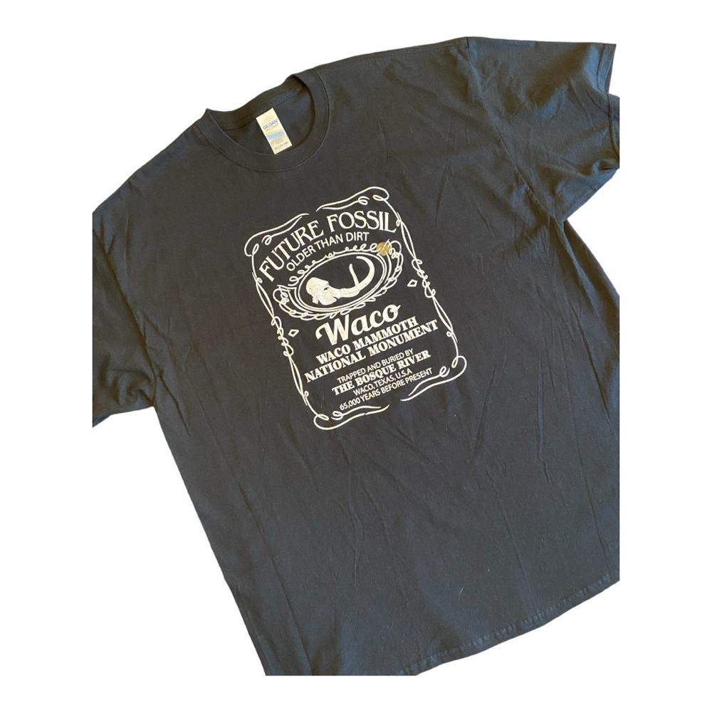 Men’s t-shirt sz 2XL Black “Future Fossil Older Than Dirt” Waco Mammoth Museum - Picture 2 of 5